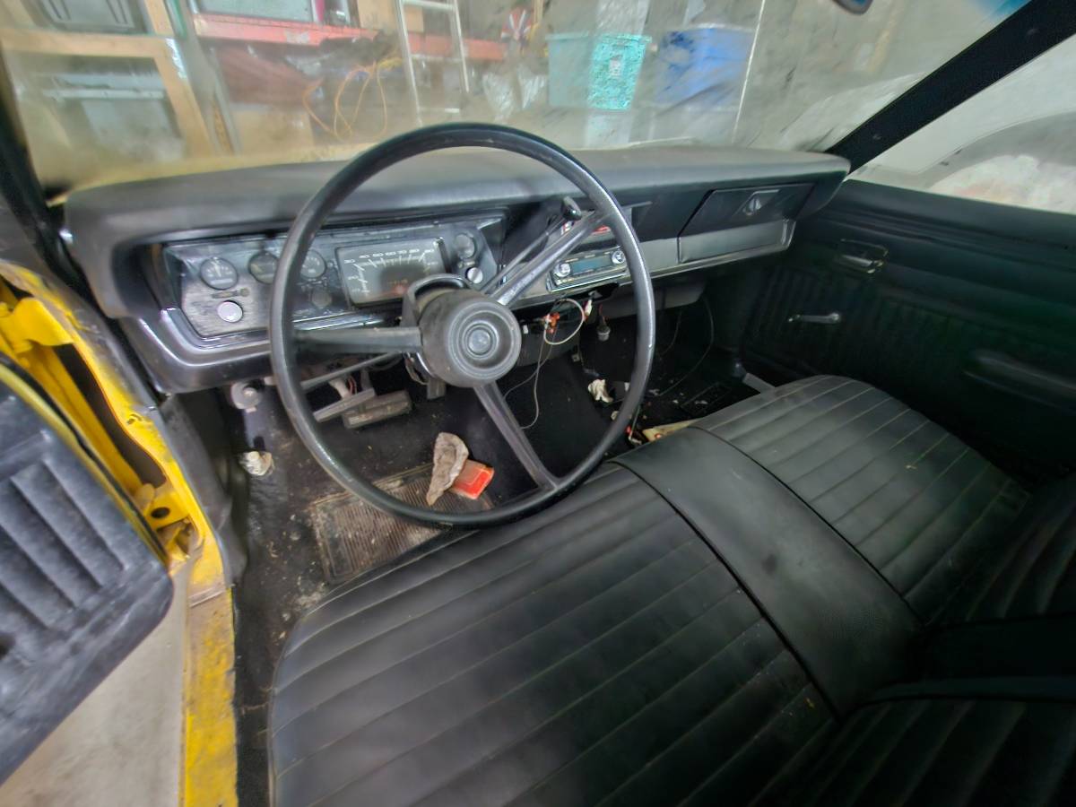 Plymouth-duster-1974-9