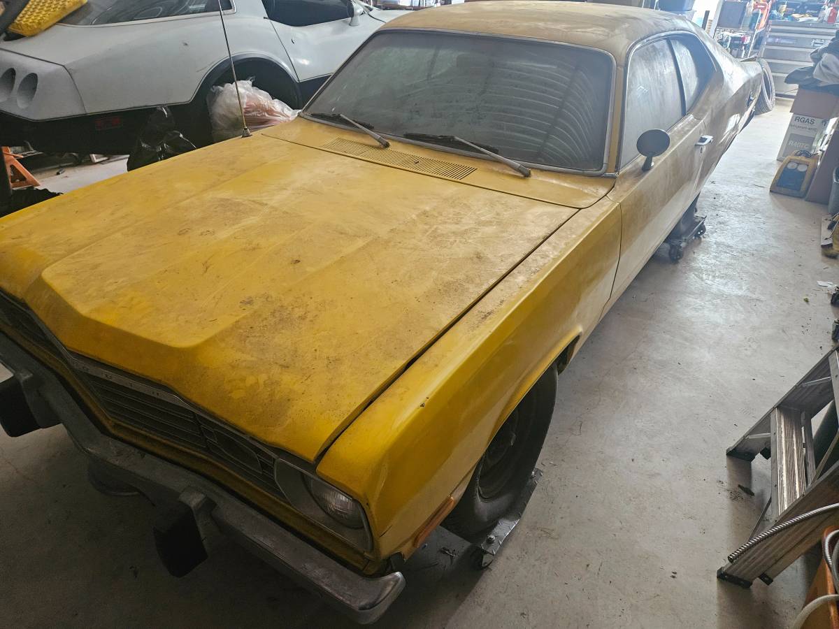 Plymouth-duster-1974