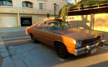 Plymouth-duster-1976-brown-1