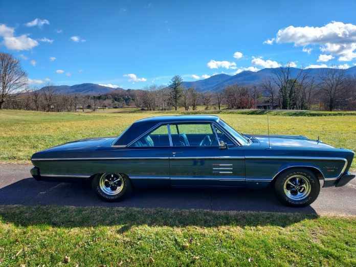 Plymouth-fury-1966-blue-5