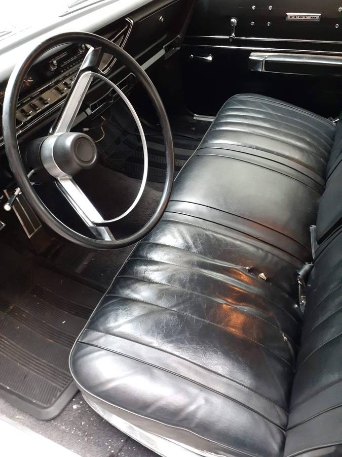 Plymouth-fury-1968-green-2