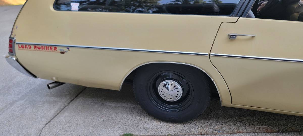 Plymouth-fury-1973-custom-11