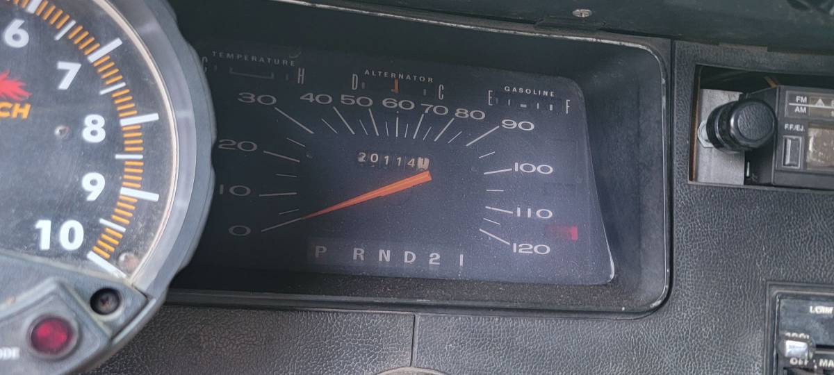 Plymouth-fury-1973-custom-4