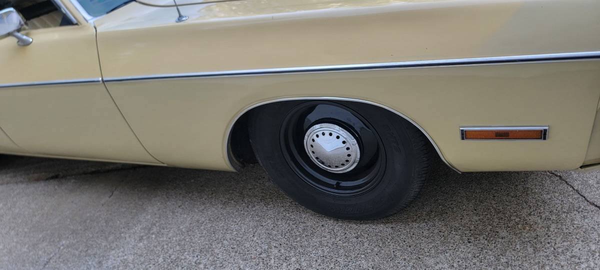 Plymouth-fury-1973-custom-9