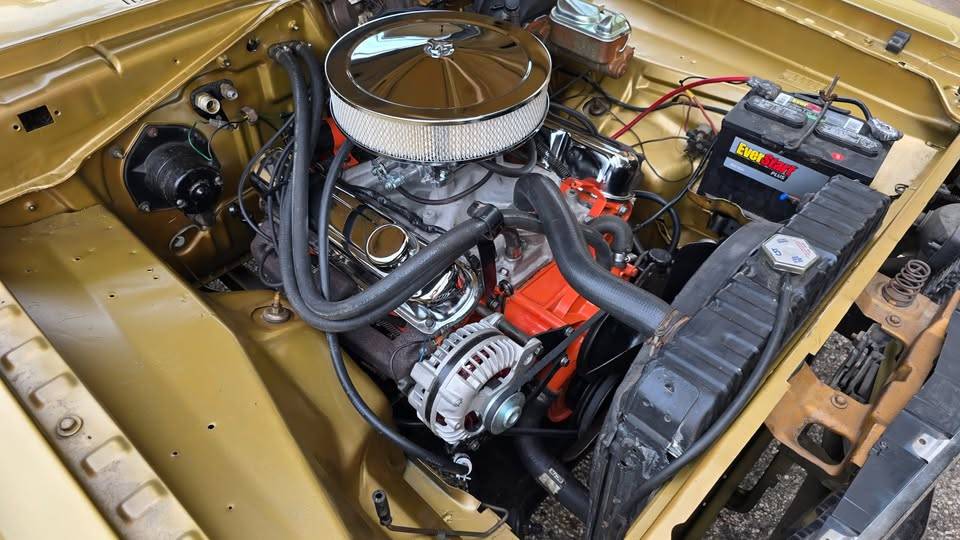 Plymouth-gold-duster-1973-brown-56