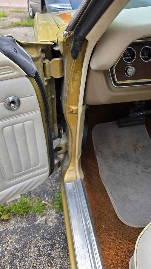 Plymouth-gold-duster-1973-brown-61