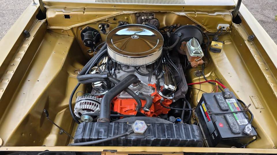 Plymouth-gold-duster-1973-brown-70