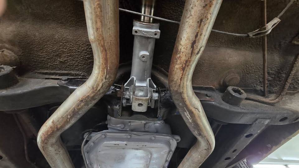 Plymouth-gold-duster-1973-brown-78