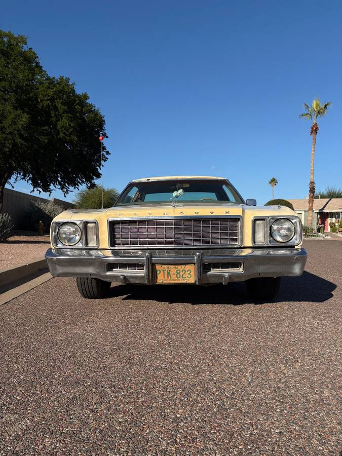 Plymouth-gran-fury-1977-yellow-1