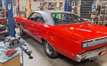 Plymouth-gtx-1968-red-10