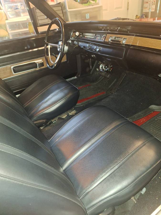 Plymouth-gtx-1968-red-13