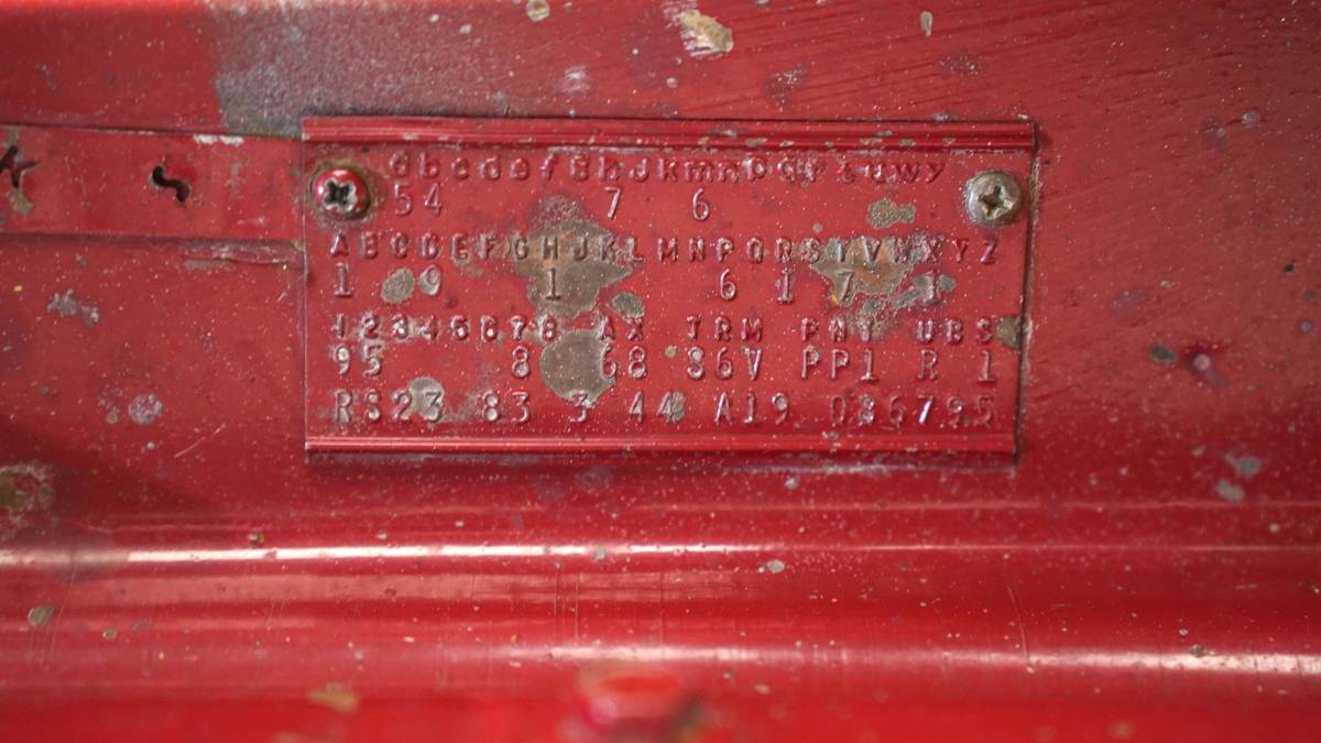 Plymouth-gtx-1968-red-15