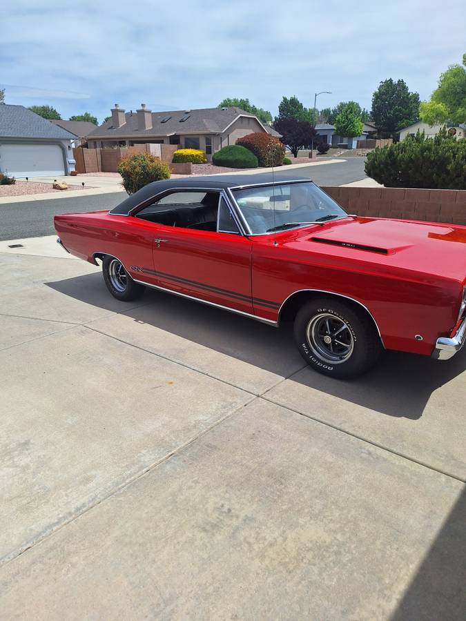 Plymouth-gtx-1968-red-5