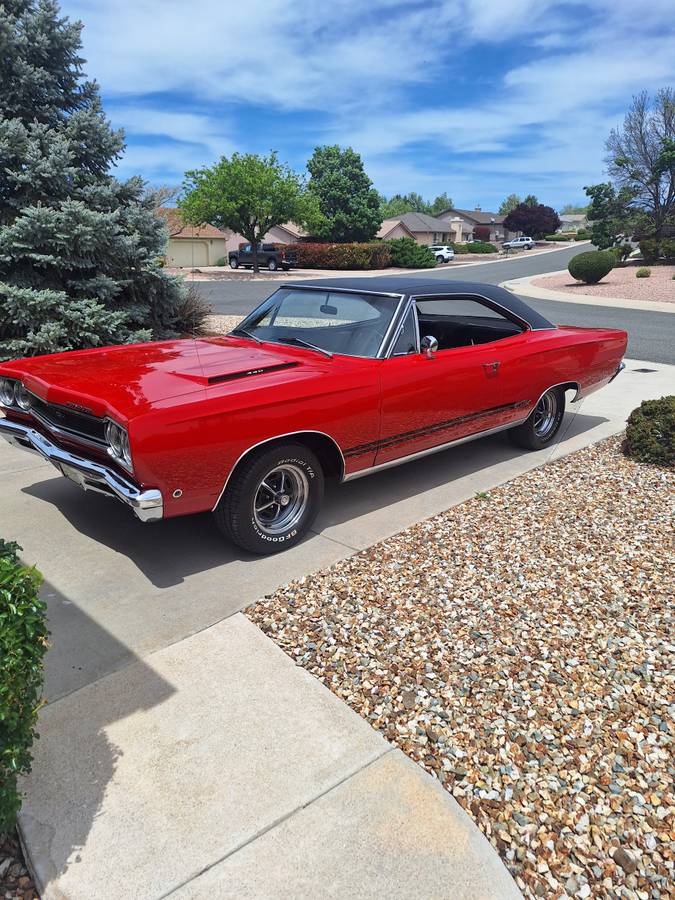 Plymouth-gtx-1968-red-7