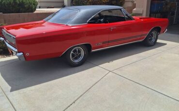 Plymouth-gtx-1968-red-8