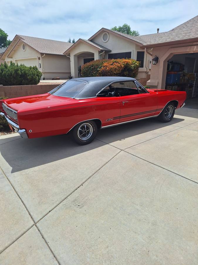 Plymouth-gtx-1968-red-8