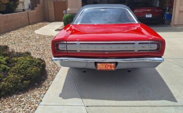 Plymouth-gtx-1968-red-9