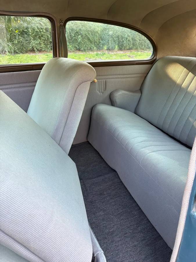 Plymouth-p10-sedan-1940-1