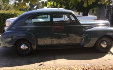 Plymouth-p10-sedan-1940-5