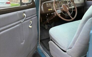 Plymouth-p10-sedan-1940-7