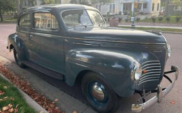 Plymouth-p10-sedan-1940-8