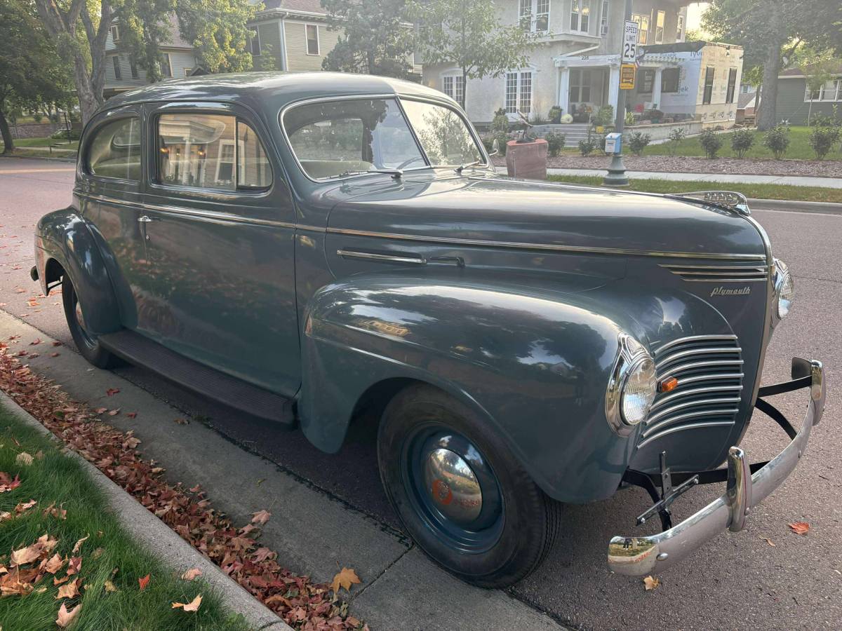Plymouth-p10-sedan-1940-8