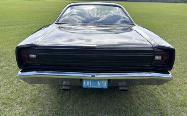 Plymouth-roadrunner-1968-black-1