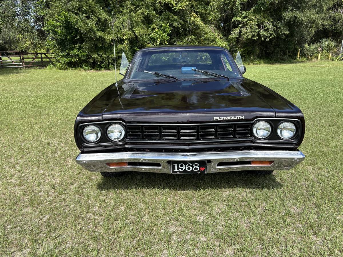 Plymouth-roadrunner-1968-black-2