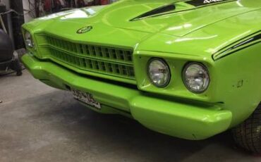 Plymouth-roadrunner-1974-green-8
