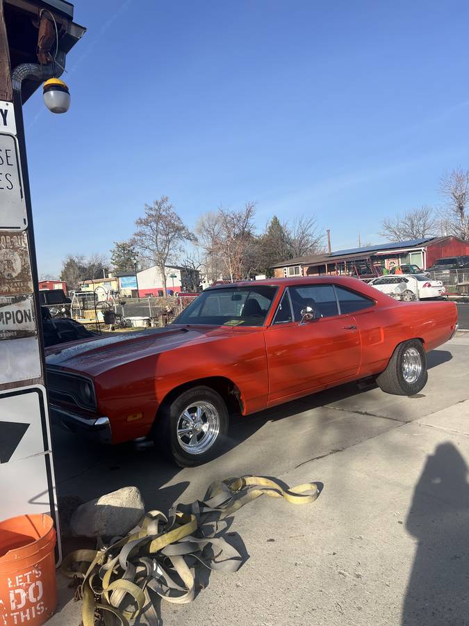 Plymouth-satellite-1970-orange-1