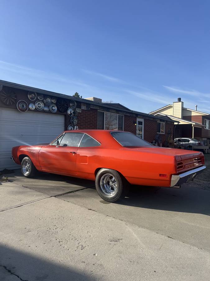 Plymouth-satellite-1970-orange-2