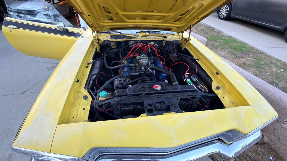 Plymouth-satellite-1974-yellow-10