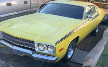 Plymouth-satellite-1974-yellow-2