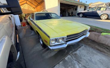 Plymouth-satellite-1974-yellow-3