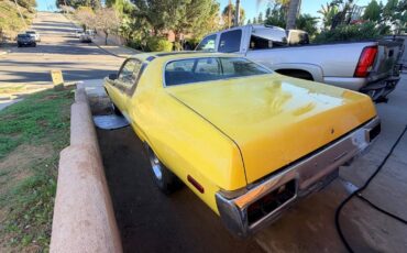 Plymouth-satellite-1974-yellow-5
