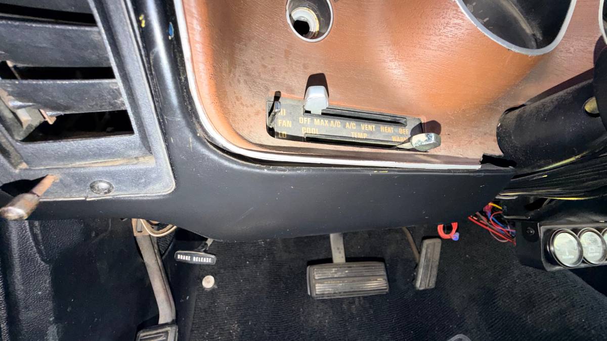 Plymouth-satellite-1974-yellow-6