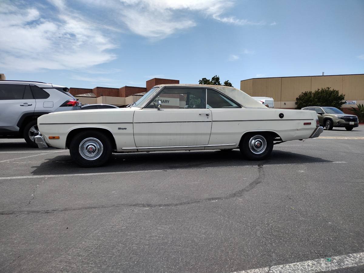 Plymouth-scamp-1974-white-3