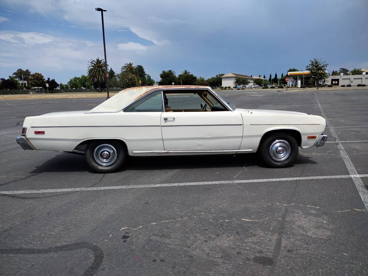 Plymouth-scamp-1974-white-4