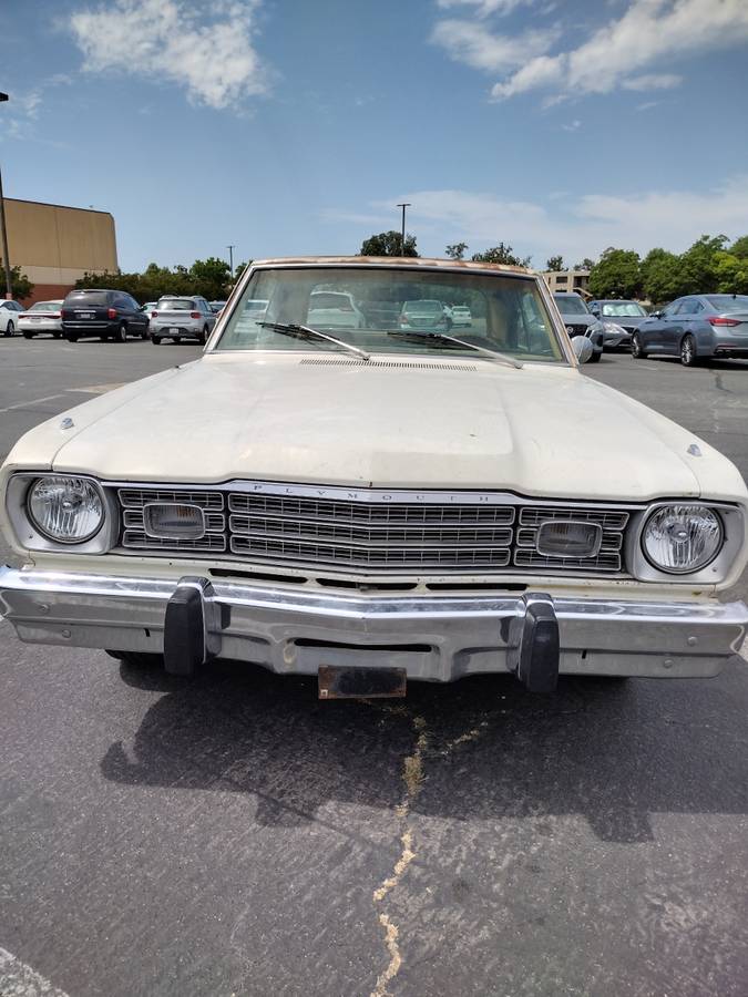 Plymouth-scamp-1974-white-6