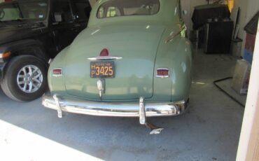 Plymouth-special-deluxe-1948-4