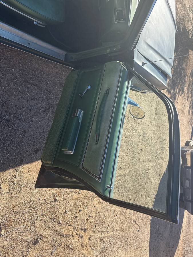 Plymouth-sport-fury-1977-green-1