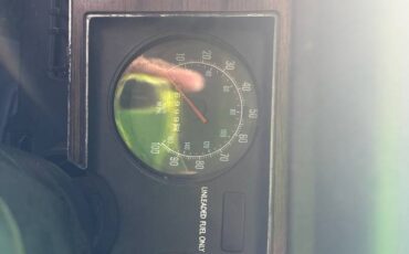 Plymouth-sport-fury-1977-green-13