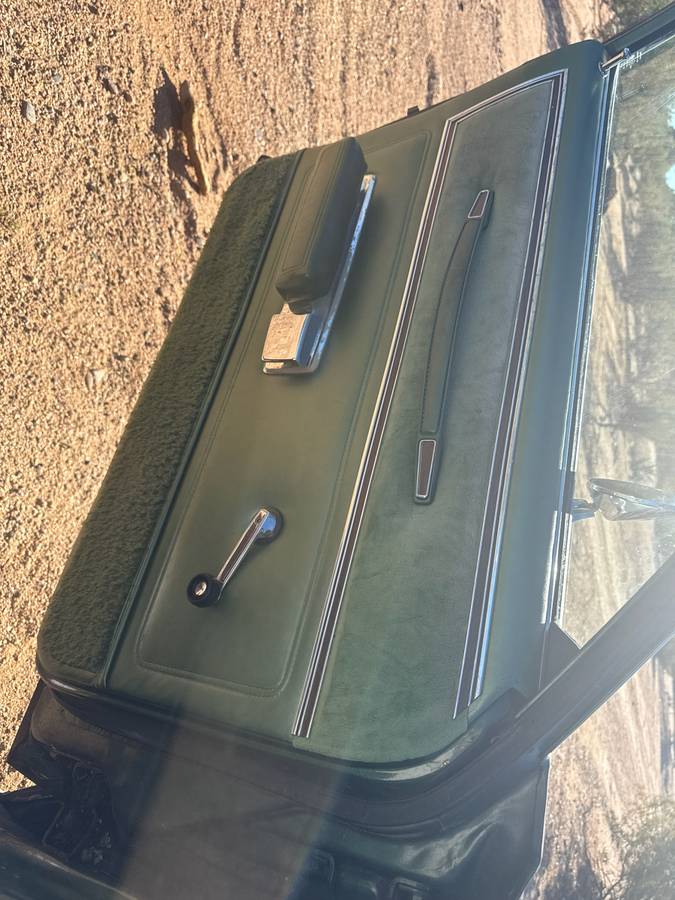 Plymouth-sport-fury-1977-green-14