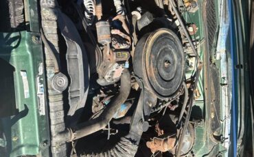 Plymouth-sport-fury-1977-green-15