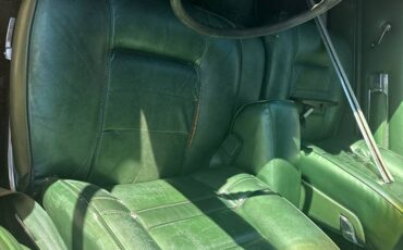 Plymouth-sport-fury-1977-green-7