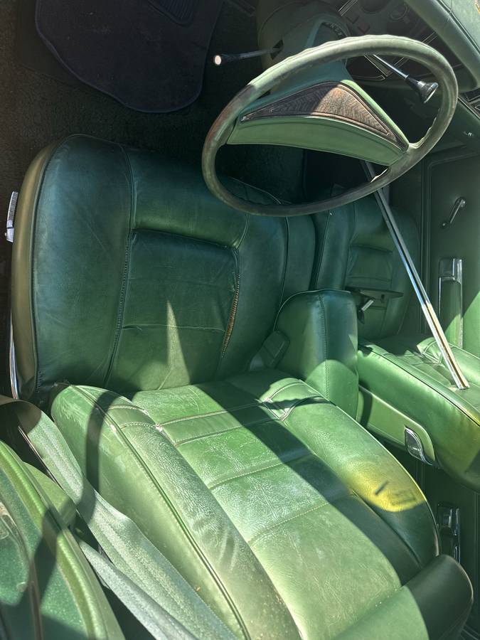 Plymouth-sport-fury-1977-green-7