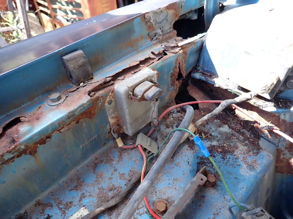 Plymouth-svamp-1975-blue-16