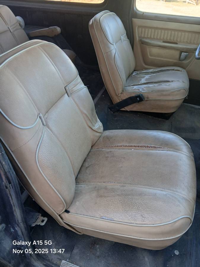 Plymouth-trailduster-1979-brown-11