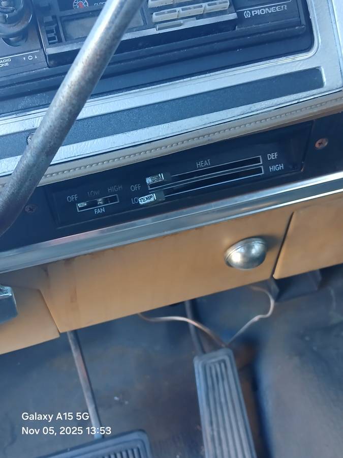 Plymouth-trailduster-1979-brown-15