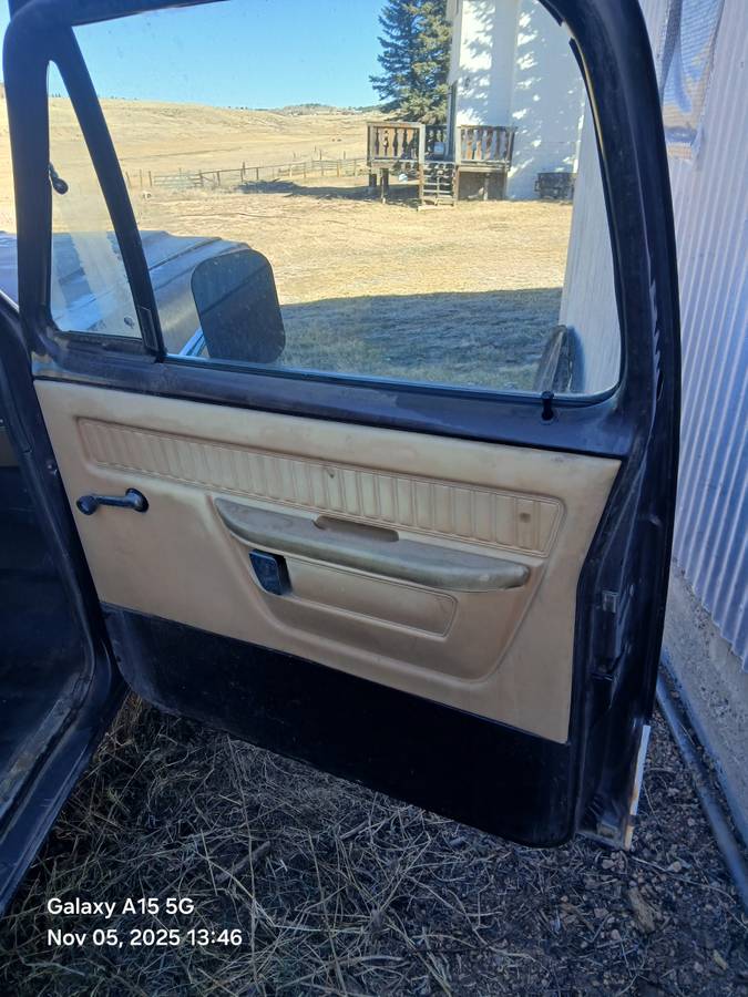 Plymouth-trailduster-1979-brown-3